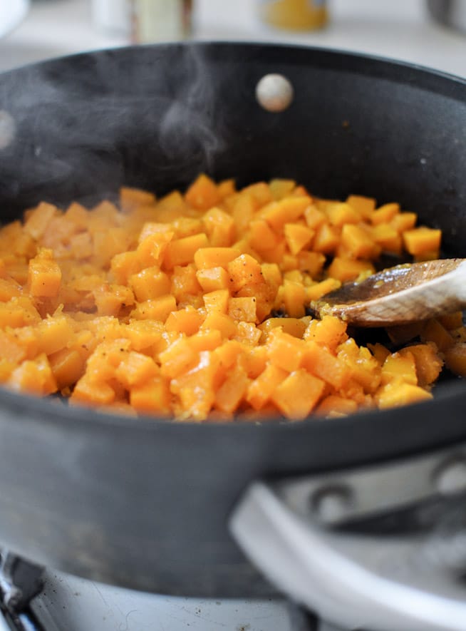 Butternut Squash, Sage Pesto and Prosciutto Pizza I howsweeteats.com Butternut Squash, Sage Pesto and Prosciutto Pizza I howsweeteats.com