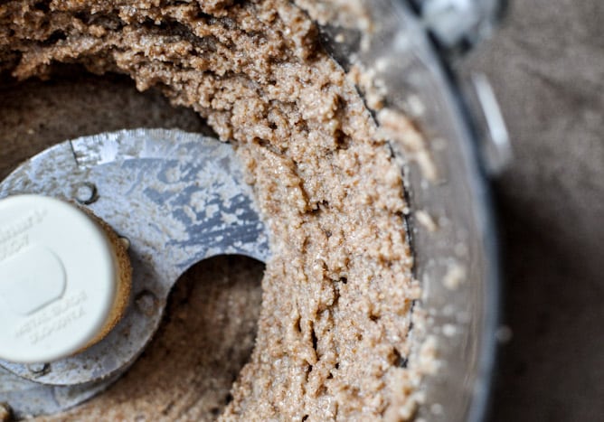 Roasted Pecan Pumpkin Butter I howsweeteats.com Roasted Pecan Pumpkin Butter I howsweeteats.com