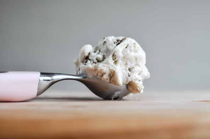 Gooey S'mores Ice Cream Cake I howsweeteats.com Gooey S'mores Ice Cream Cake I howsweeteats.com