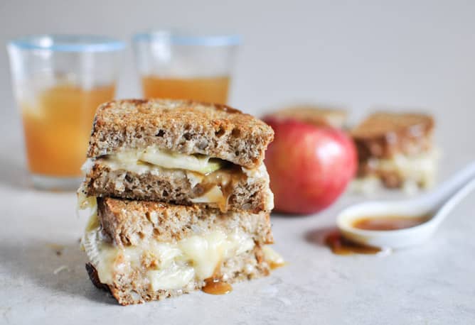 Caramel Apple Grilled Cheese I howsweeteats.com Caramel Apple Grilled Cheese I howsweeteats.com