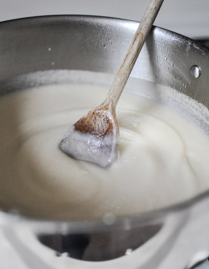 Creamy Cauliflower Soup I howsweeteats.com Creamy Cauliflower Soup I howsweeteats.com