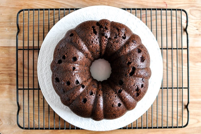 Chocolate Fudge Peanut Butter Cake I howsweeteats.com Chocolate Fudge Peanut Butter Cake I howsweeteats.com