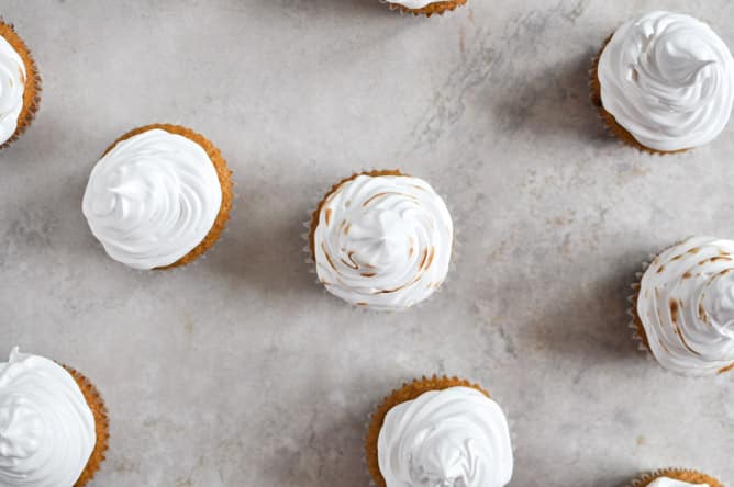 Pumpkin S'mores Cupcakes I howsweeteats.com Pumpkin S'mores Cupcakes I howsweeteats.com