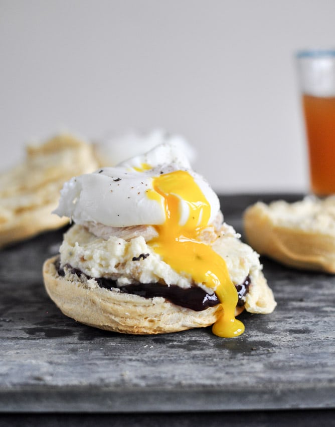 Thanksgiving Leftover Breakfast Biscuits I howsweeteats.com Thanksgiving Leftover Breakfast Biscuits I howsweeteats.com