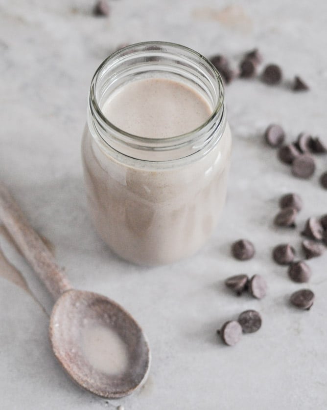 Homemade Irish Cream Liqueur I howsweeteats.com Homemade Irish Cream Liqueur I howsweeteats.com