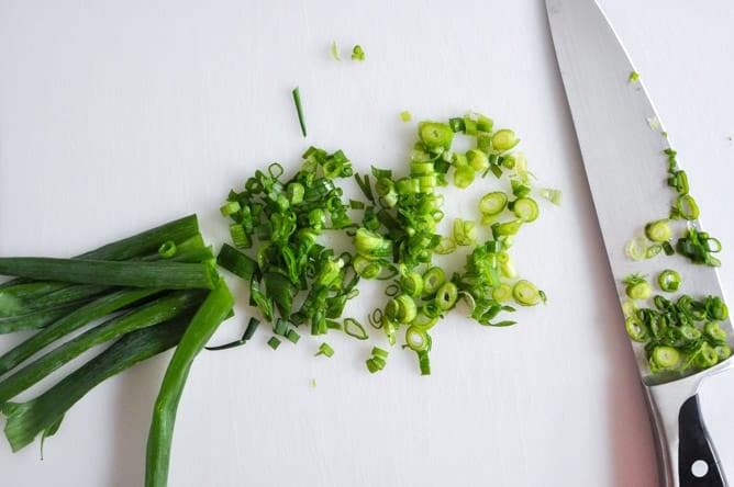 Cheddar Tailgating Bread I howsweeteats.com Cheddar Tailgating Bread I howsweeteats.com