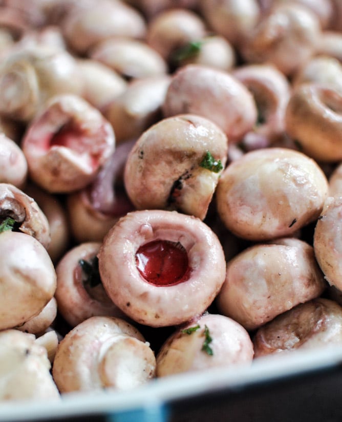 Red Wine Roasted Mushrooms on Goat Cheese Garlic Toasts I howsweeteats.com Red Wine Roasted Mushrooms on Goat Cheese Garlic Toasts I howsweeteats.com