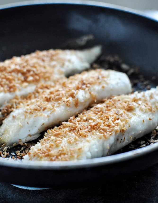 Toasted Coconut Tilapia with Pomegranate Salsa I howsweeteats.com Toasted Coconut Tilapia with Pomegranate Salsa I howsweeteats.com