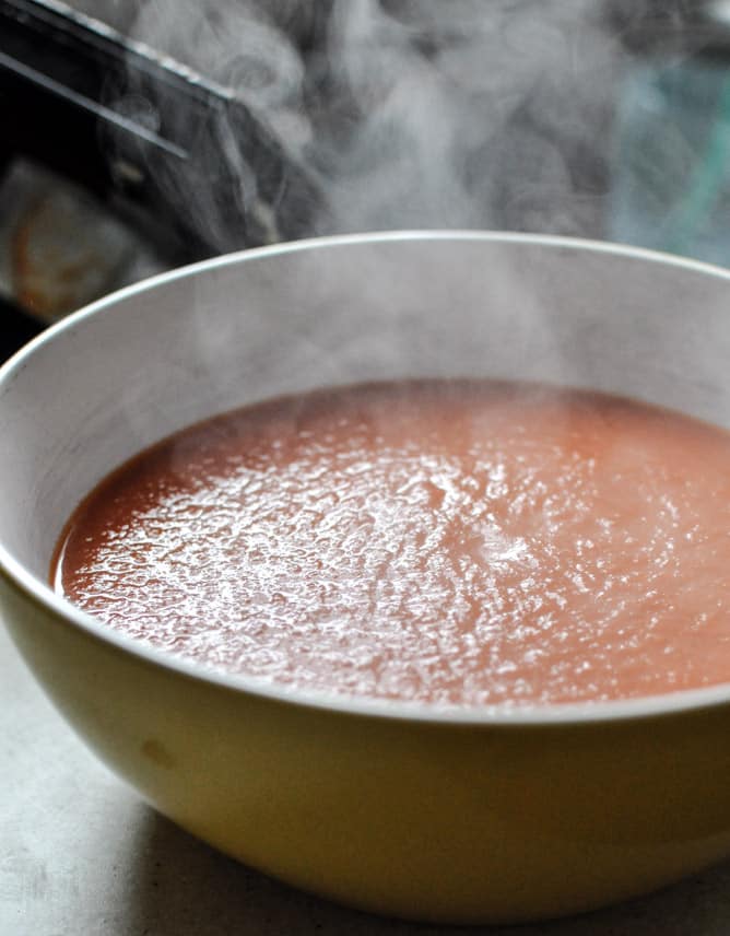 Creamy Tomato Soup with Brown Butter Garlic Croutons I howsweeteats.com Creamy Tomato Soup with Brown Butter Garlic Croutons I howsweeteats.com