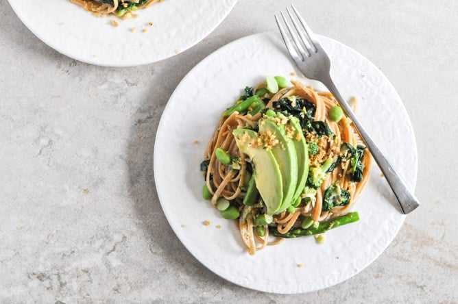Creamy Pasta Verde with Garlic Brown Butter Breadcrumbs I howsweeteats.com Creamy Pasta Verde with Garlic Brown Butter Breadcrumbs I howsweeteats.com
