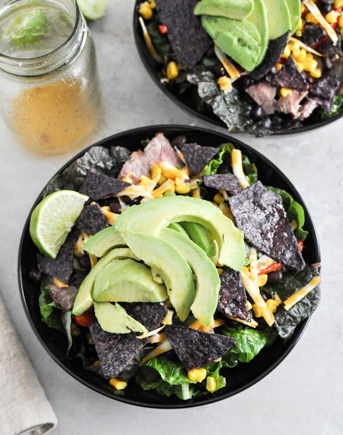 Tequila Lime Flank Steak Fajita Salad with Chile Lime Vinaigrette I howsweeteats.com Tequila Lime Flank Steak Fajita Salad with Chile Lime Vinaigrette I howsweeteats.com