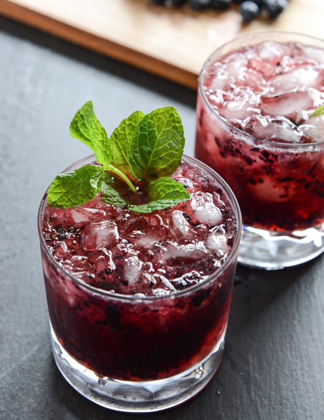 Blueberry Mint Juleps I howsweeteats.com Blueberry Mint Juleps I howsweeteats.com