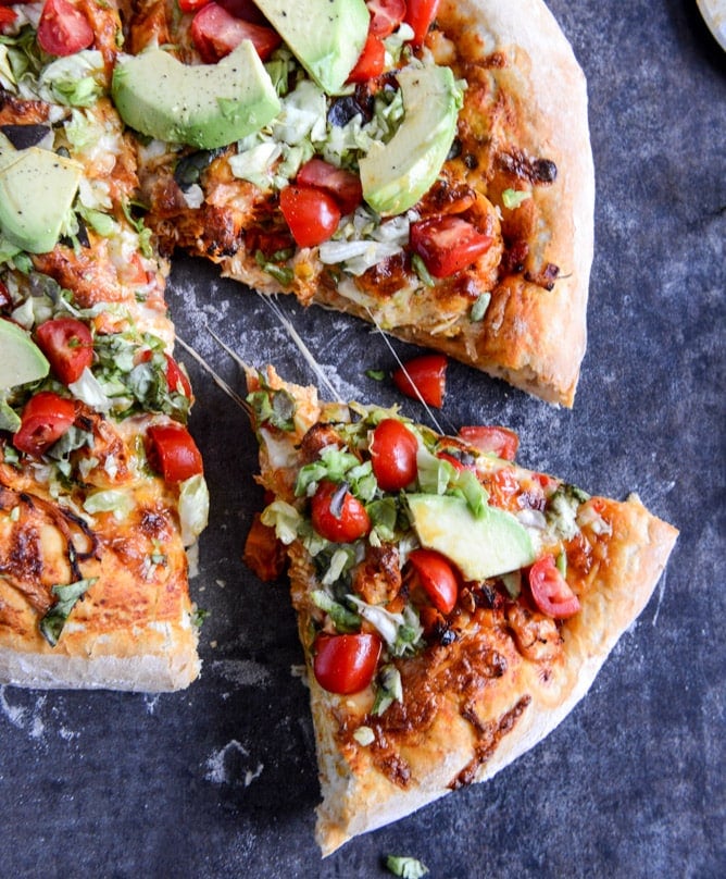 Chicken Enchilada Pizza I howsweeteats.com Chicken Enchilada Pizza I howsweeteats.com