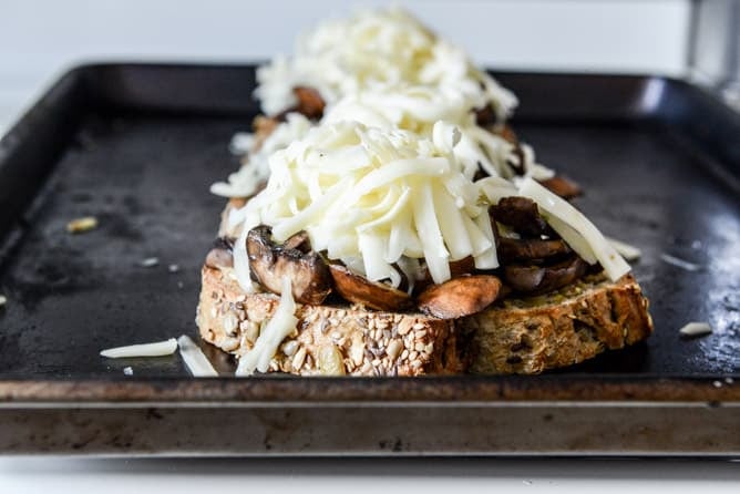 15 Minute Mushroom Melts with Mustard Aioli I howsweeteats.com 15 Minute Mushroom Melts with Mustard Aioli I howsweeteats.com