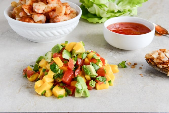 Beer Battered Shrimp Lettuce Wraps with Mango Avocado Salsa I howsweeteats.com Beer Battered Shrimp Lettuce Wraps with Mango Avocado Salsa I howsweeteats.com