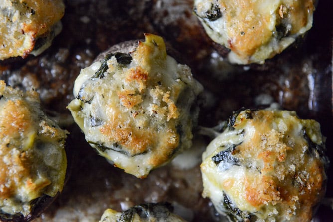 Spinach, Bacon + Artichoke Stuffed Portobellos I howsweeteats.com Spinach, Bacon + Artichoke Stuffed Portobellos I howsweeteats.com
