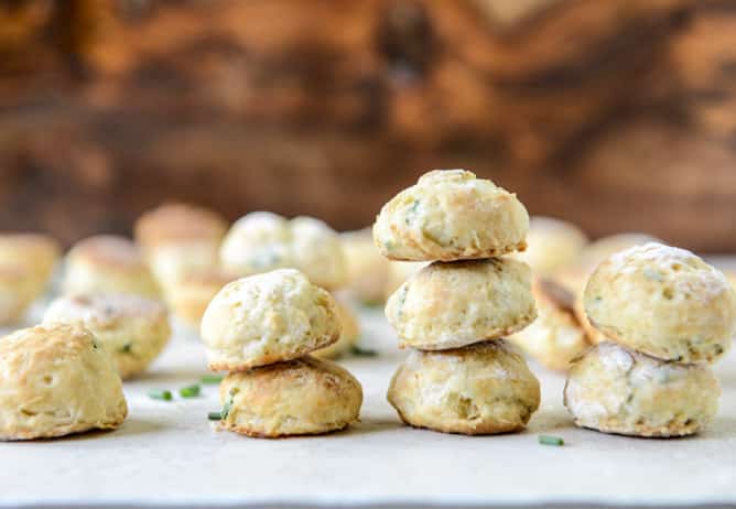 Mini Cream Cheese + Chive Biscuits I howsweeteats.com Mini Cream Cheese + Chive Biscuits I howsweeteats.com