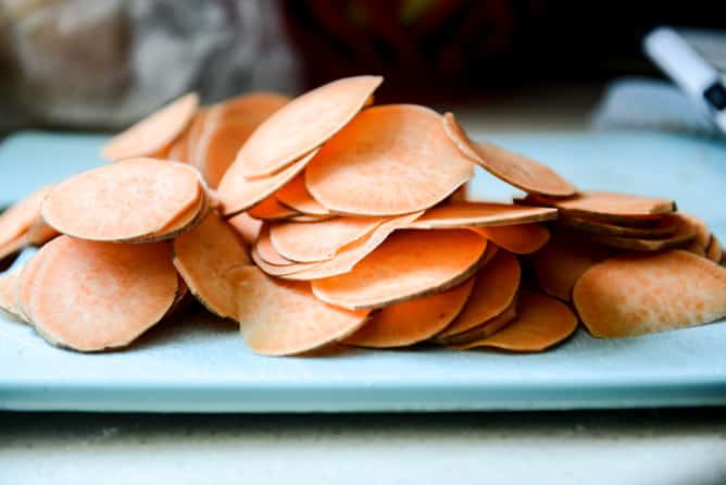 Homemade BBQ Sweet Potato Chips I howsweeteats.com Homemade BBQ Sweet Potato Chips I howsweeteats.com