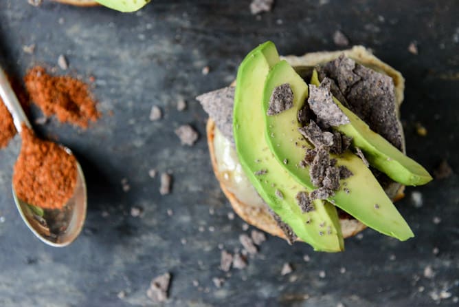 Taco-Rubbed Burgers with Avocado and Crushed Tortilla Chips I howsweeteats.com Taco-Rubbed Burgers with Avocado and Crushed Tortilla Chips I howsweeteats.com