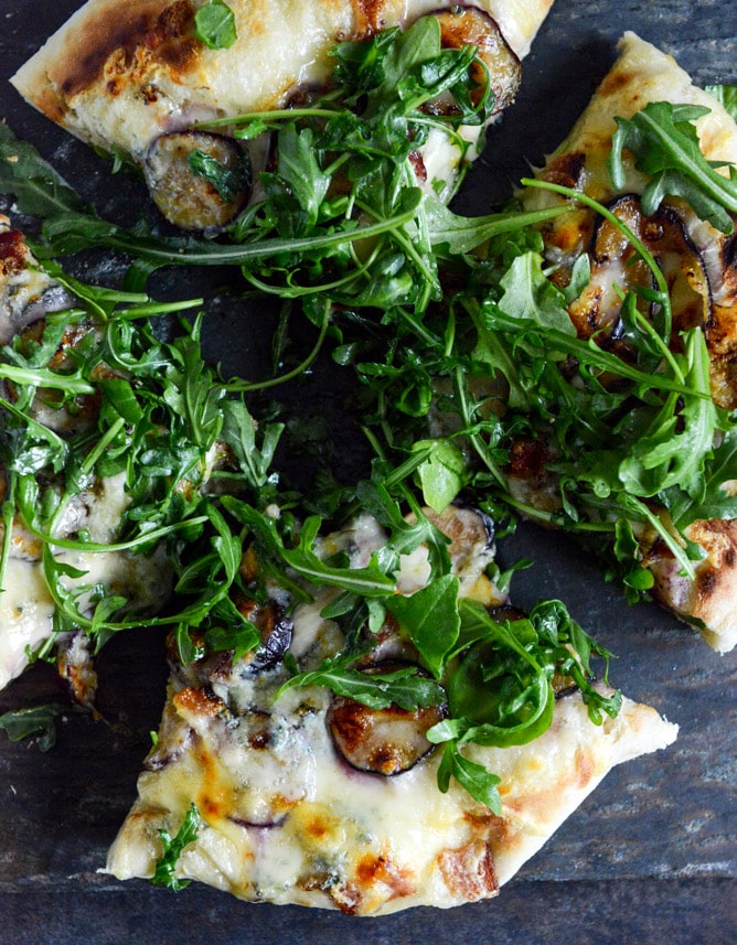 Fresh Fig, Bacon + Blue Cheese Pizza I howsweeteats.com Fresh Fig, Bacon + Blue Cheese Pizza I howsweeteats.com