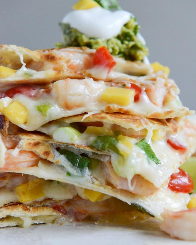 Chipotle Beer Shrimp Quesadillas with Spicy Guac I howsweeteats.com Chipotle Beer Shrimp Quesadillas with Spicy Guac I howsweeteats.com