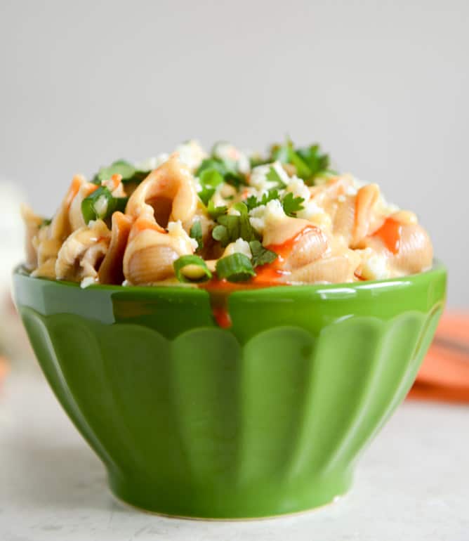 Stovetop Buffalo Chicken Shells + Cheese I howsweeteats.com Stovetop Buffalo Chicken Shells + Cheese I howsweeteats.com