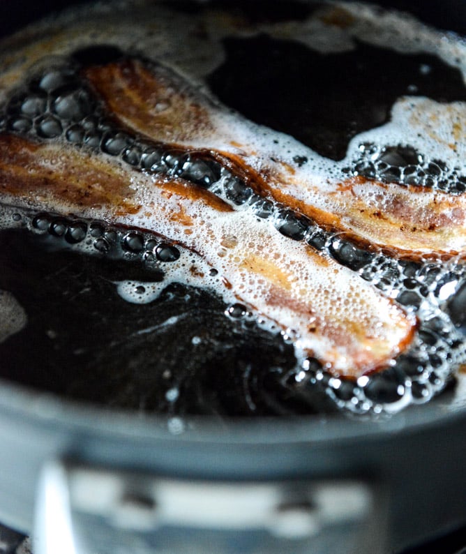 Bacon Banana Cupcakes with Peanut Butter Frosting + a Bourbon Drizzle I howsweeteats.com Bacon Banana Cupcakes with Peanut Butter Frosting + a Bourbon Drizzle I howsweeteats.com