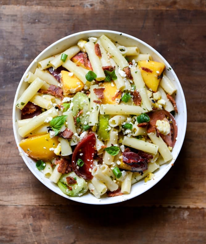Smoky Heirloom Tomato and Grilled Peach Pasta Salad with Basil Vinaigrette I howsweeteats.com Smoky Heirloom Tomato and Grilled Peach Pasta Salad with Basil Vinaigrette I howsweeteats.com