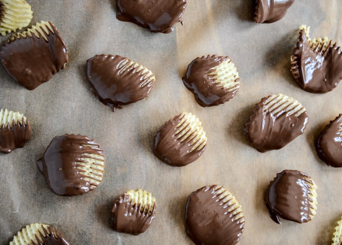 Sweet Corn Ice Cream with a Salted Caramel Swirl + Chocolate Covered Potato Chips I howsweeteats.com Sweet Corn Ice Cream with a Salted Caramel Swirl + Chocolate Covered Potato Chips I howsweeteats.com
