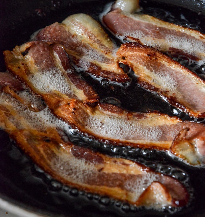 Cheesy Corn Chowder with Bacon + Gorgonzola I howsweeteats.com Cheesy Corn Chowder with Bacon + Gorgonzola I howsweeteats.com