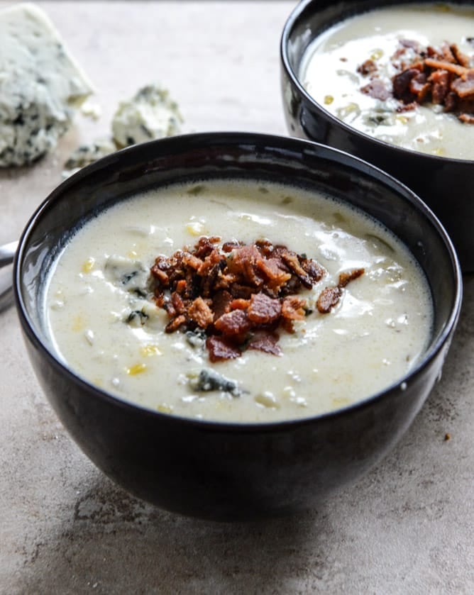 Cheesy Corn Chowder with Bacon + Gorgonzola I howsweeteats.com Cheesy Corn Chowder with Bacon + Gorgonzola I howsweeteats.com