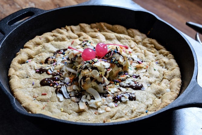 Peanut Butter Skillet Cookie I howsweeteats.com Peanut Butter Skillet Cookie I howsweeteats.com