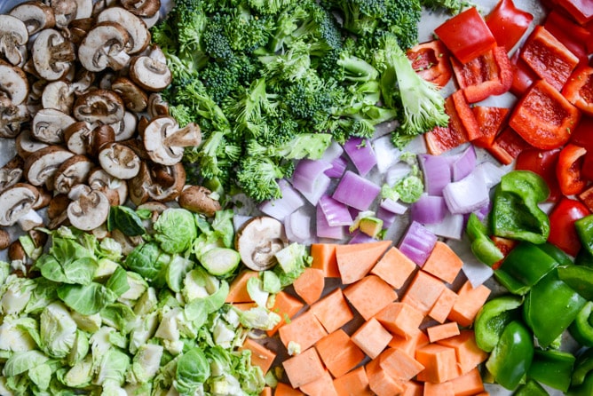 Honey Roasted Vegetable + Smoked Gouda Baked Penne I howsweeteats.com Honey Roasted Vegetable + Smoked Gouda Baked Penne I howsweeteats.com