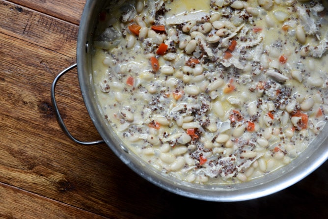 White Chicken Quinoa Chili I howsweeteats.com White Chicken Quinoa Chili I howsweeteats.com