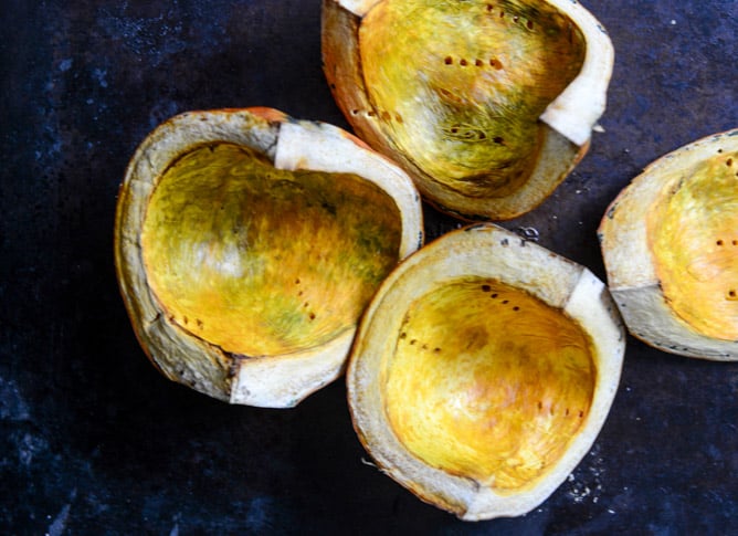 How To Make Homemade Pumpkin Puree I howsweeteats.com How To Make Homemade Pumpkin Puree I howsweeteats.com