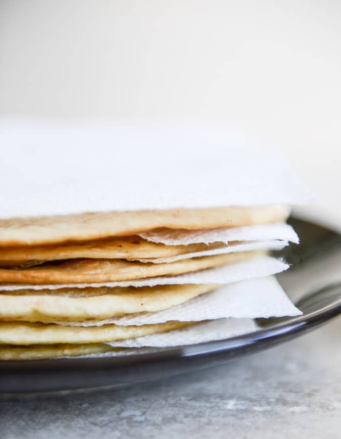 Honey Ginger Chicken Tostadas with Pomegranate Salsa I howsweeteats.com Honey Ginger Chicken Tostadas with Pomegranate Salsa I howsweeteats.com