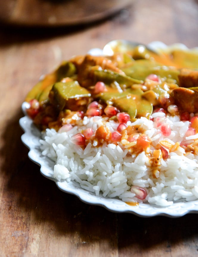 Thai Curry Pomegranate Chicken I howsweeteats.com Thai Curry Pomegranate Chicken I howsweeteats.com