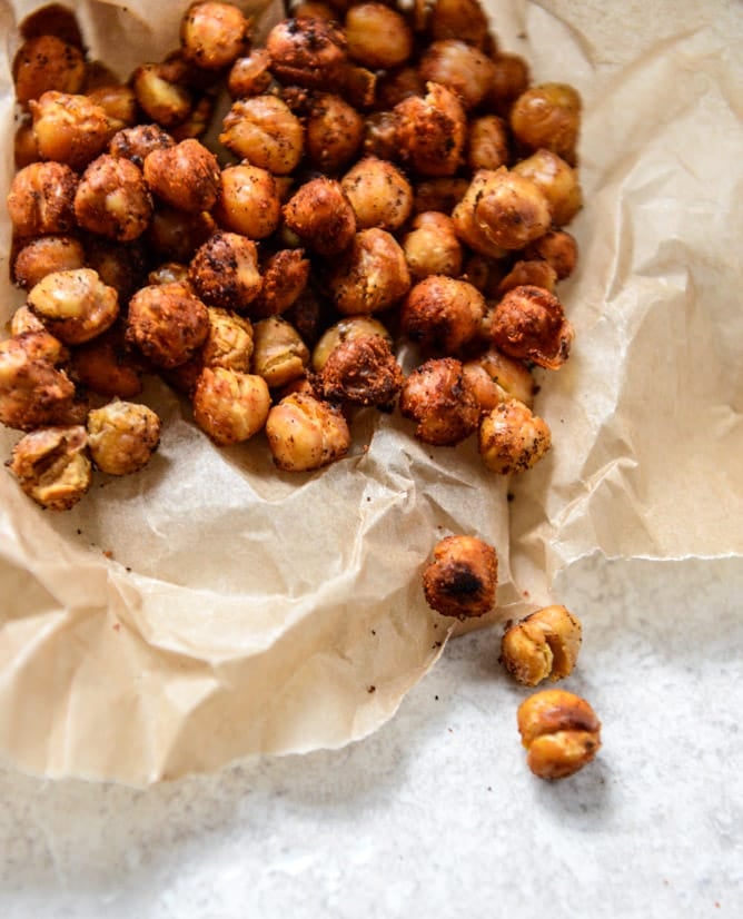 BBQ Salmon and Crispy Chickpea Salads with Greek Yogurt Ranch Drizzle I howsweeteats.com BBQ Salmon and Crispy Chickpea Salads with Greek Yogurt Ranch Drizzle I howsweeteats.com