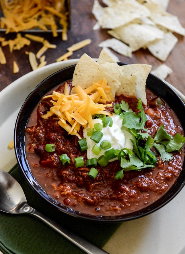 Crockpot Pulled Pork Chili I howsweeteats.com Crockpot Pulled Pork Chili I howsweeteats.com