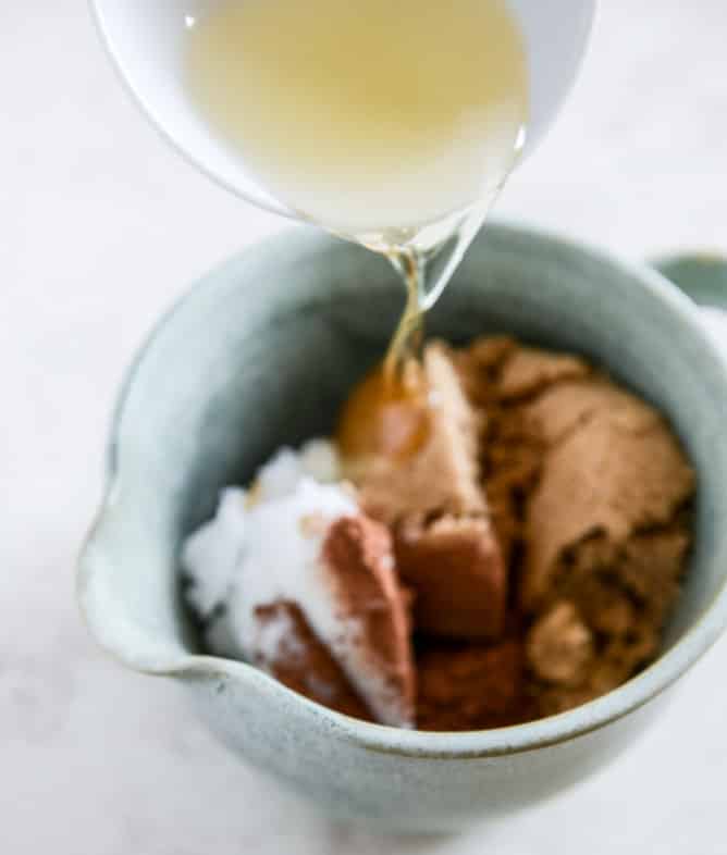 homemade chocolate coconut sugar scrub I howsweeteats.com homemade chocolate coconut sugar scrub I howsweeteats.com