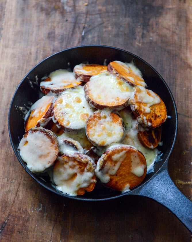 sweet potato chili cheese fries I howsweeteats.com sweet potato chili cheese fries I howsweeteats.com