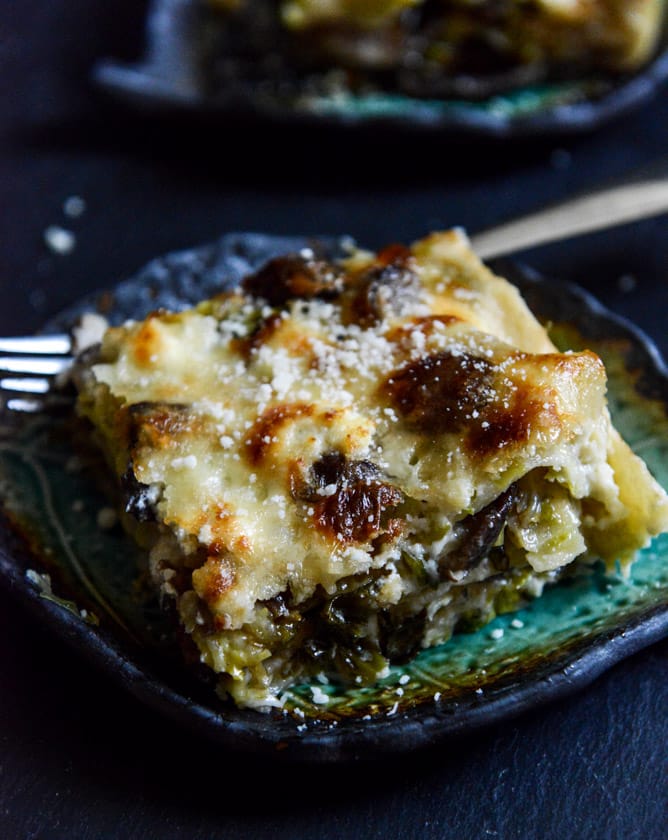 cheesy brussels sprouts lasagna I howsweeteats.com cheesy brussels sprouts lasagna I howsweeteats.com