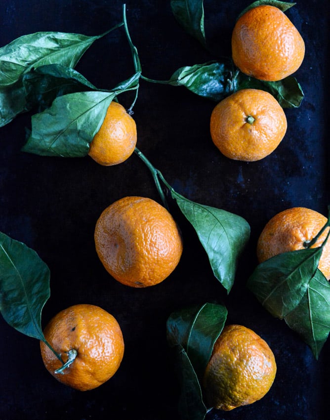 Strawberry Satsuma Champagne Sangria I howsweeteats.com Strawberry Satsuma Champagne Sangria I howsweeteats.com