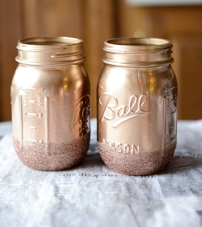 DIY rose gold metallic mason jars I howsweeteats.com DIY rose gold metallic mason jars I howsweeteats.com
