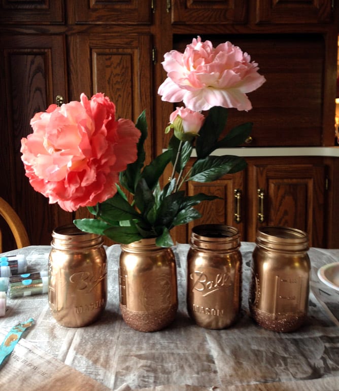 DIY rose gold metallic mason jars I howsweeteats.com DIY rose gold metallic mason jars I howsweeteats.com