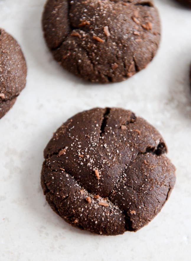 mocha coconut crinkles I howsweeteats.com mocha coconut crinkles I howsweeteats.com