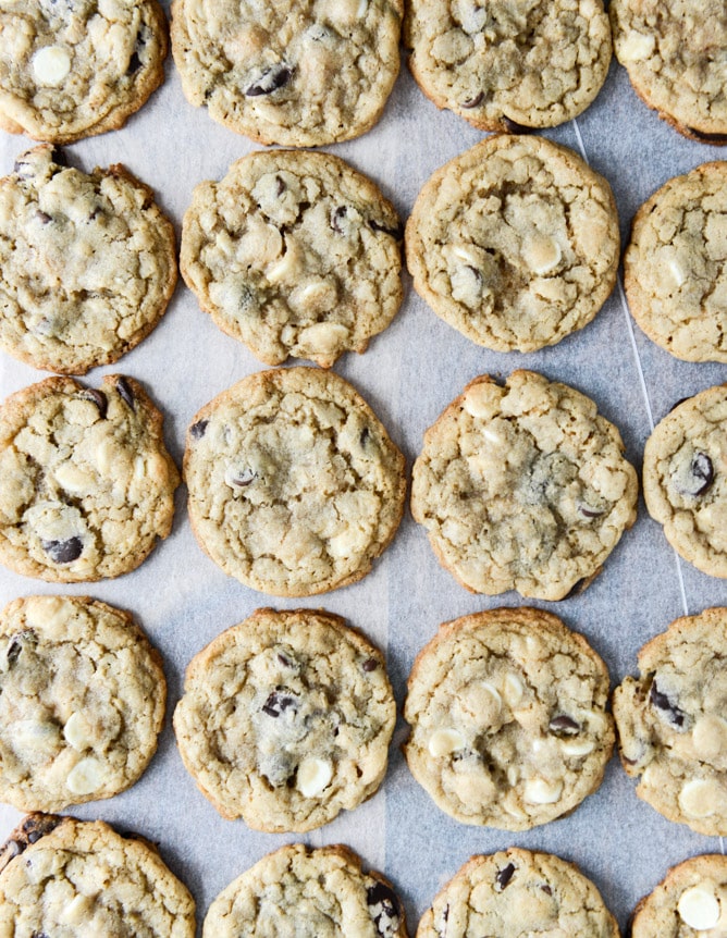 Chewy Black + White Chip Oatmeal Sandwich Cookies with Marshmallow Buttercream Filling I howsweeteats.com Chewy Black + White Chip Oatmeal Sandwich Cookies with Marshmallow Buttercream Filling I howsweeteats.com