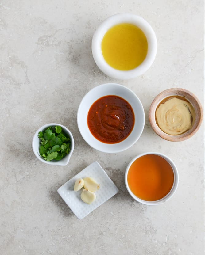 Honey Chipotle Chicken Bowls with Lime Quinoa I howsweeteats.com Honey Chipotle Chicken Bowls with Lime Quinoa I howsweeteats.com