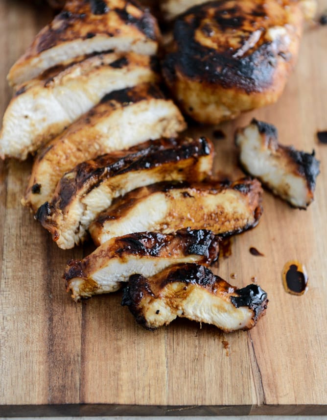 Honey Chipotle Chicken Bowls with Lime Quinoa I howsweeteats.com Honey Chipotle Chicken Bowls with Lime Quinoa I howsweeteats.com