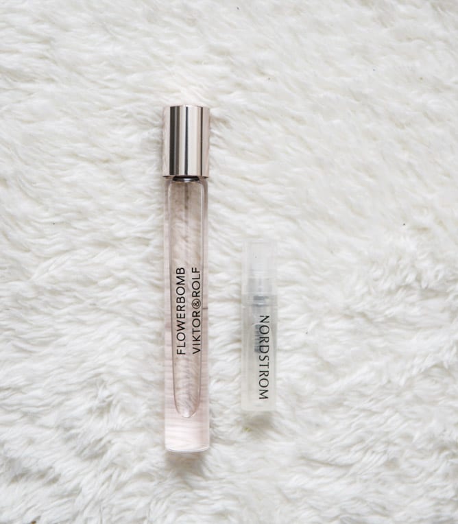 what's in my purse I howsweeteats.com what's in my purse I howsweeteats.com